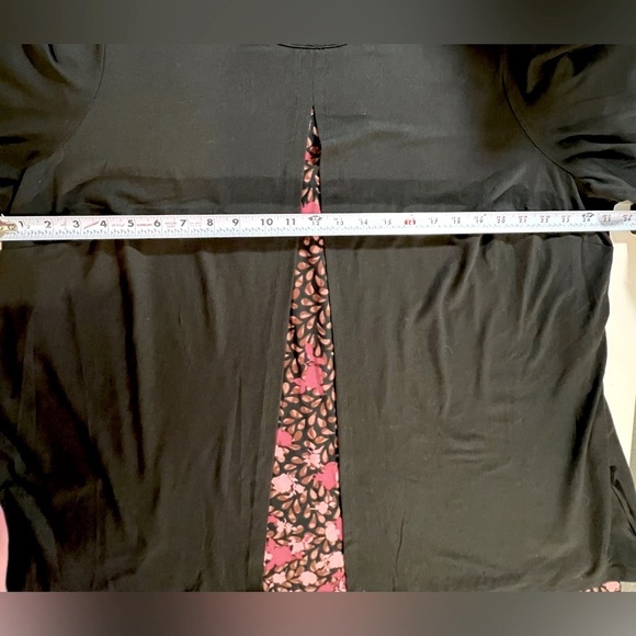 Avenue Ally Border Tunic, VERY SOFT! Color Rose Treasure Border, Size 22/24, NWT - Picture 6 of 11